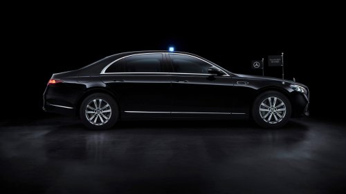 2027 Mercedes-Benz S680 Guard: A Ridiculous Armored S-Class Baby Beast