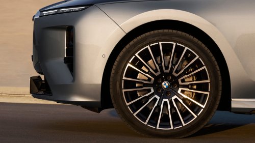 This Is the 2027 BMW 7 Series: Even More Screens, New Tech, and the Same Presence