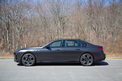 Tested: 2026 BMW i7 M70 Feels Like a Lower-Case M Car