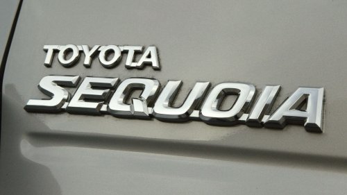 2004 Dodge Durango vs. Chevy Tahoe, Toyota Sequoia, Ford Expedition, and Nissan Pathfinder Armada Comparison Test