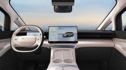 XPeng X9 First Drive: Can It Beat the Mercedes-Benz VLE?
