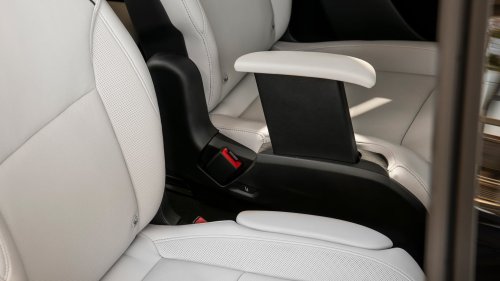 2027 Tesla Model Y L In-Depth Review: Tesla’s Best-Seller Gets Longer and Slicker