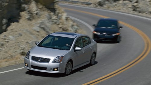 2007 Honda Civic Si vs. Nissan Sentra SE-R Spec V Sport Sedan Comparison Test