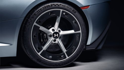 Hennessey Blackbird Hypercar First Look: 800+HP V-8, 6-Speed Manual, Zero Screens