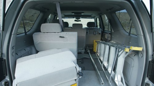 2004 Dodge Durango vs. Chevy Tahoe, Toyota Sequoia, Ford Expedition, and Nissan Pathfinder Armada Comparison Test