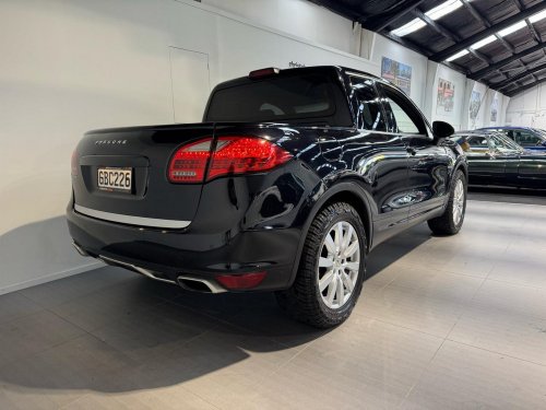 Porsche, Porsche Cayenne, Honda, Honda Civic, One-Off Porsche Cayenne Diesel Pickup Truck Could Be Yours for the Price of a Honda Civic