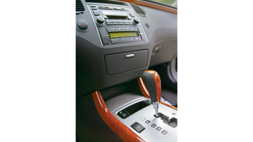 2006 Toyota Avalon vs. Hyundai Azera vs. Volkswagen Passat Comparison Test