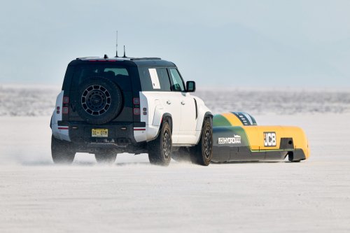 Land Rover, Rover, Land Rover Defender Octa Launched World’s Fastest Hydrogen-Powered Car on Its 406-MPH Record Run