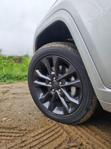 Tested: 2026 Jeep Grand Cherokee L Proves Four Cylinders Can Be Better Than Six