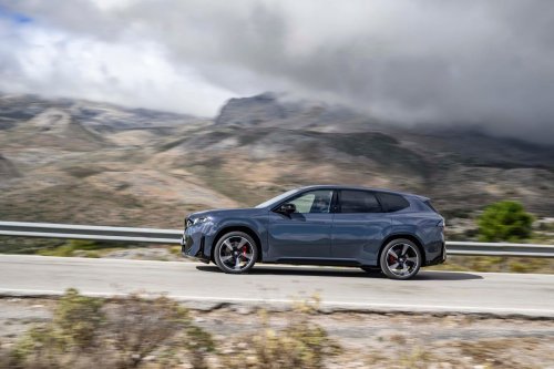 BMW, BMW iX3, Porsche, Porsche Macan, 2027 BMW iX3 Costs Less, Goes Farther Than the Porsche Macan EV