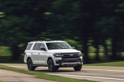 Ford, Ford Recalls 422K Trucks, SUVs Due to Defective Windshield Wipers