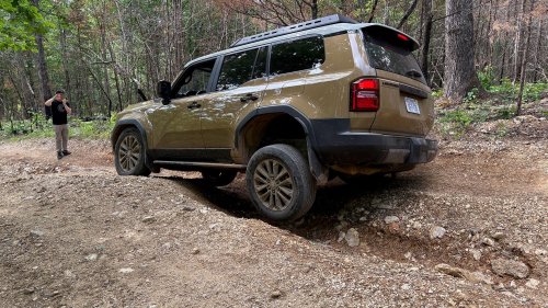 Toyota, Toyota Land Cruiser, This Toyota Land Cruiser Did an Off-Road Trail on Street Tires