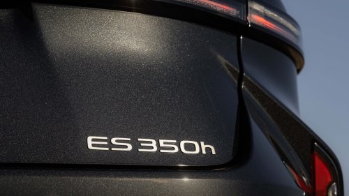 2026 Lexus ES350h First Drive: Better Tech, Better Ride, Same Relaxed Personality