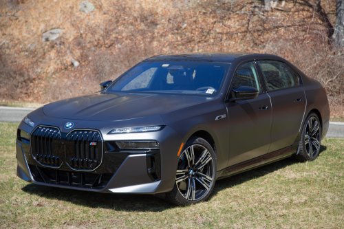 Tested: 2026 BMW i7 M70 Feels Like a Lower-Case M Car