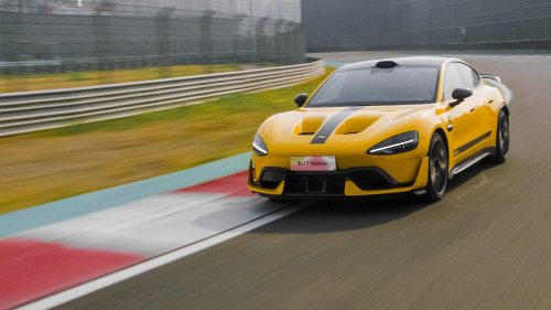 Just Wow: Driving the 2027 Xiaomi SU7 Ultra With Glorious Power, Bargain Price