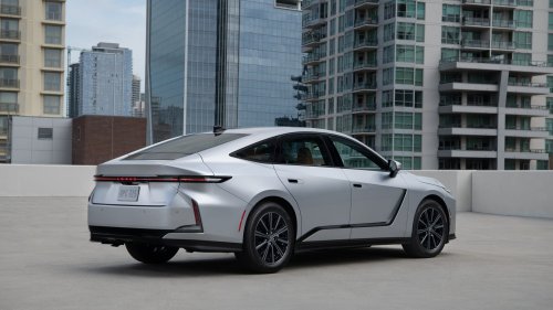 2026 Lexus ES350h First Drive: Better Tech, Better Ride, Same Relaxed Personality