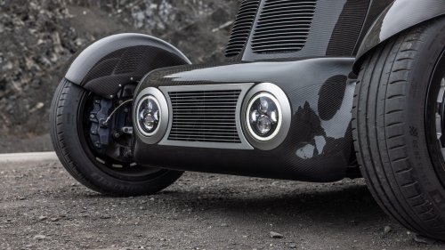 SP40 Restomod Speedster First Drive: A Modern Marvel With Vintage Style