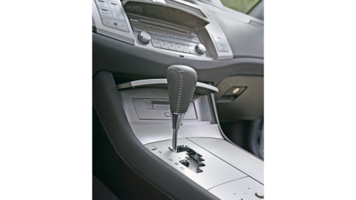 2006 Toyota Avalon vs. Hyundai Azera vs. Volkswagen Passat Comparison Test