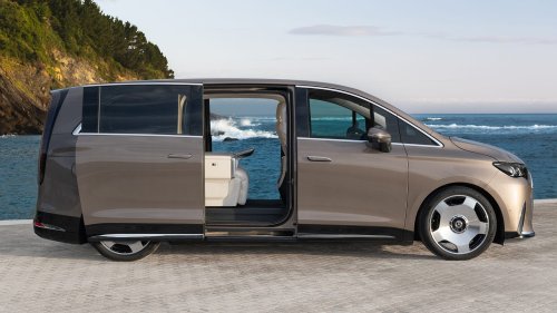 2028 Mercedes-Benz VLE First Drive: A Compelling Argument to Bring Back the Minivan
