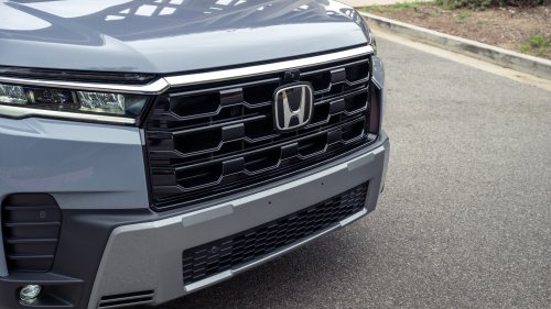 Honda, Honda Passport, Honda Pilot, Honda Passport vs. Honda Pilot Comparison: Specs, Space, MPG, and Value