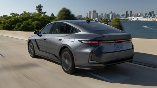 2026 Lexus ES350h First Drive: Better Tech, Better Ride, Same Relaxed Personality