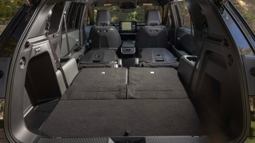 Check Out the 2027 Subaru Getaway’s Interior: Some Toyota Bits, but That’s Not Bad News