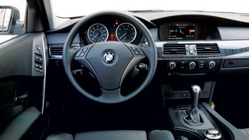 2005 Cadillac STS vs. 2004 BMW 545i Comparison