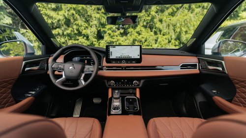 Mitsubishi, Mitsubishi Outlander, 2026 Mitsubishi Outlander Plug-In Hybrid First Drive: Better Choice