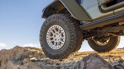 2026 Jeep Wrangler 392 Commando First Test: A Riotous, Supercharged Salute to the Troops