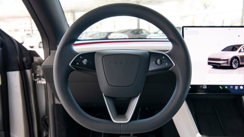 2027 Tesla Model Y L In-Depth Review: Tesla’s Best-Seller Gets Longer and Slicker