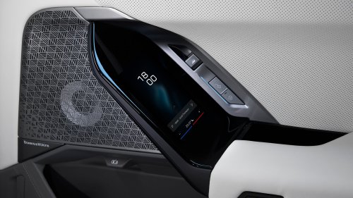 This Is the 2027 BMW 7 Series: Even More Screens, New Tech, and the Same Presence