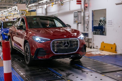 Senator Says Mercedes-Benz May Skirt China Auto Technology Ban Working Through Congress