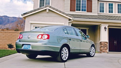 2006 Toyota Avalon vs. Hyundai Azera vs. Volkswagen Passat Comparison Test