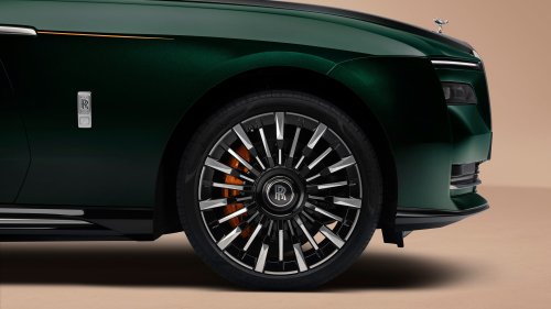 Rolls-Royce, 2027 Rolls-Royce Spectre Adds Range and More Decadent Upholstery