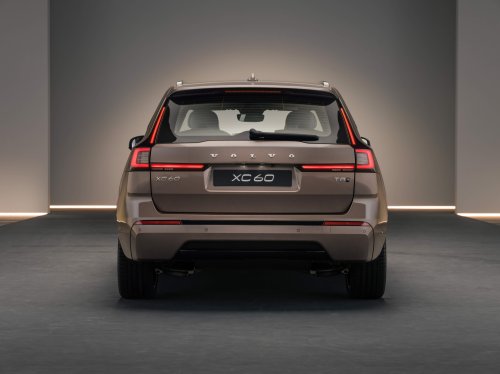 2028 Volvo XC60 T8 Plug-In Hybrid Gains Monster Electric Range for a PHEV