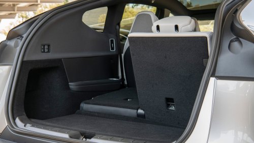 2027 Tesla Model Y L In-Depth Review: Tesla’s Best-Seller Gets Longer and Slicker
