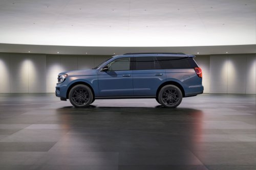 Ford, Ford Expedition, Ford Recalls Expedition and Heavy-Duty Trucks for Faulty Front Lights