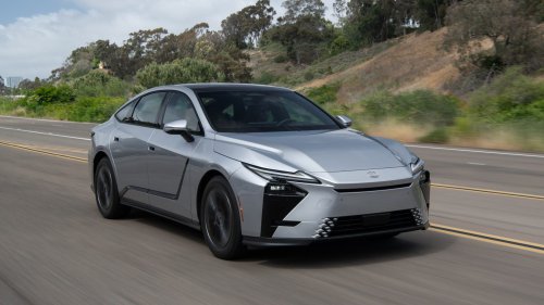 2026 Lexus ES350h First Drive: Better Tech, Better Ride, Same Relaxed Personality