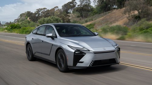 2026 Lexus ES350h First Drive: Better Tech, Better Ride, Same Relaxed Personality