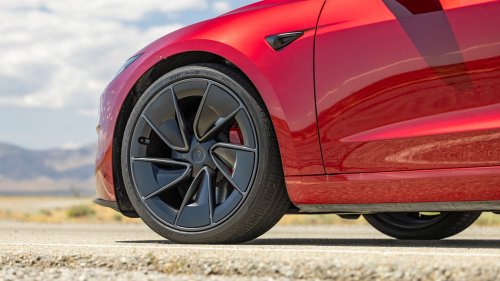 Tesla, Tesla Model Y, Tesla Will Buy Back 15 Model 3 and Model Y EVs Imported From Canada