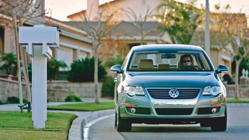 2006 Toyota Avalon vs. Hyundai Azera vs. Volkswagen Passat Comparison Test