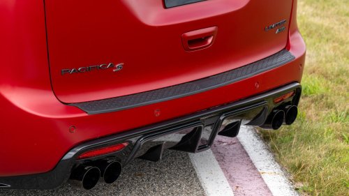 Chrysler Turns a Pair of Pacifica Minivans Into MILFs*