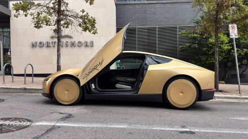 A Software Glitch Took Down Our Tesla Cybercab Robotaxi Ride