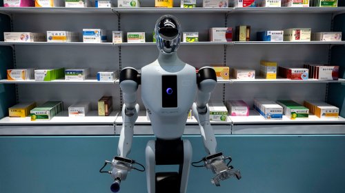 Dreame Nebula Next 01 Debut: Experts Predict AI Future of Cars, Robots, and Society