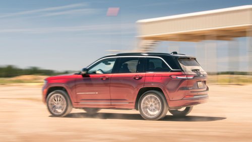 Jeep Recalls 419,000 Grand Cherokee SUVs Over Airbag Module Issue