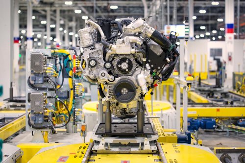 GM, Chevy, GMC, GM’s 8.3-Liter Duramax Diesel Engine for Chevy, GMC HD Trucks Makes 1230 LB-FT of Torque