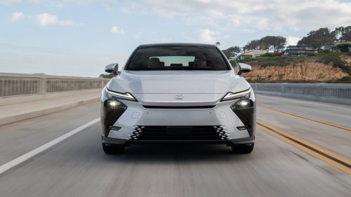 2026 Lexus ES350h First Drive: Better Tech, Better Ride, Same Relaxed Personality