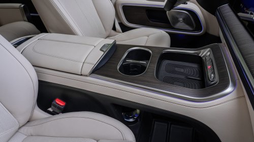 2028 Mercedes-Benz VLE Interior Review: Everyone Flies First Class