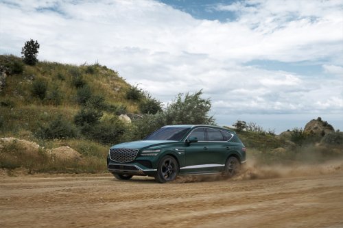 Genesis, Genesis GV80 Hybrid Brings Gas-Electric Power to the Automaker's Lineup
