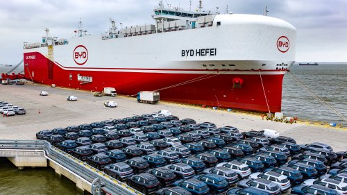 Major Automakers Push Congress for U.S. Ban on Chinese Cars by End of 2026